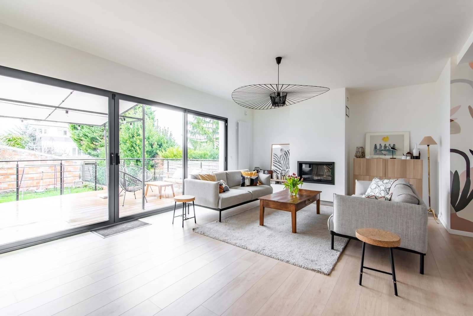 Salle de réunion dans Maison lumineuse avec grande terrasse et jardin arboré - 1