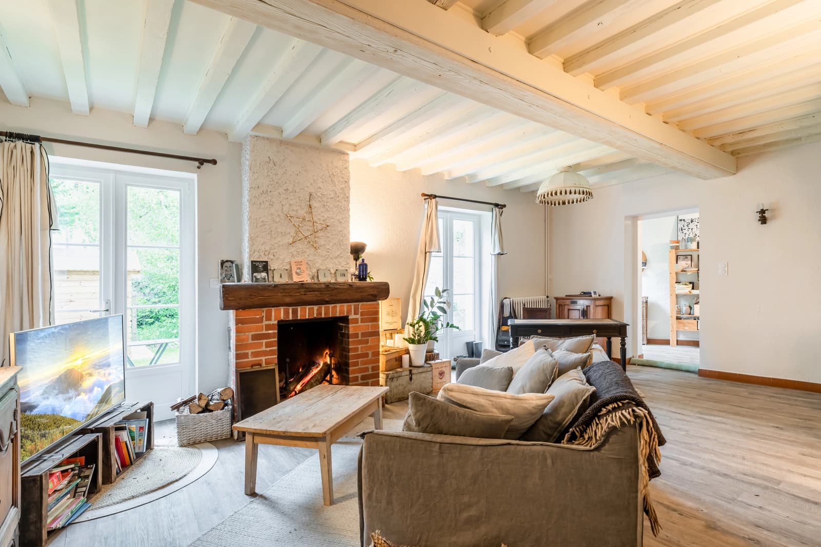 Salon dans Près de Lyon (20mn): maison de campagne très cosy - 0