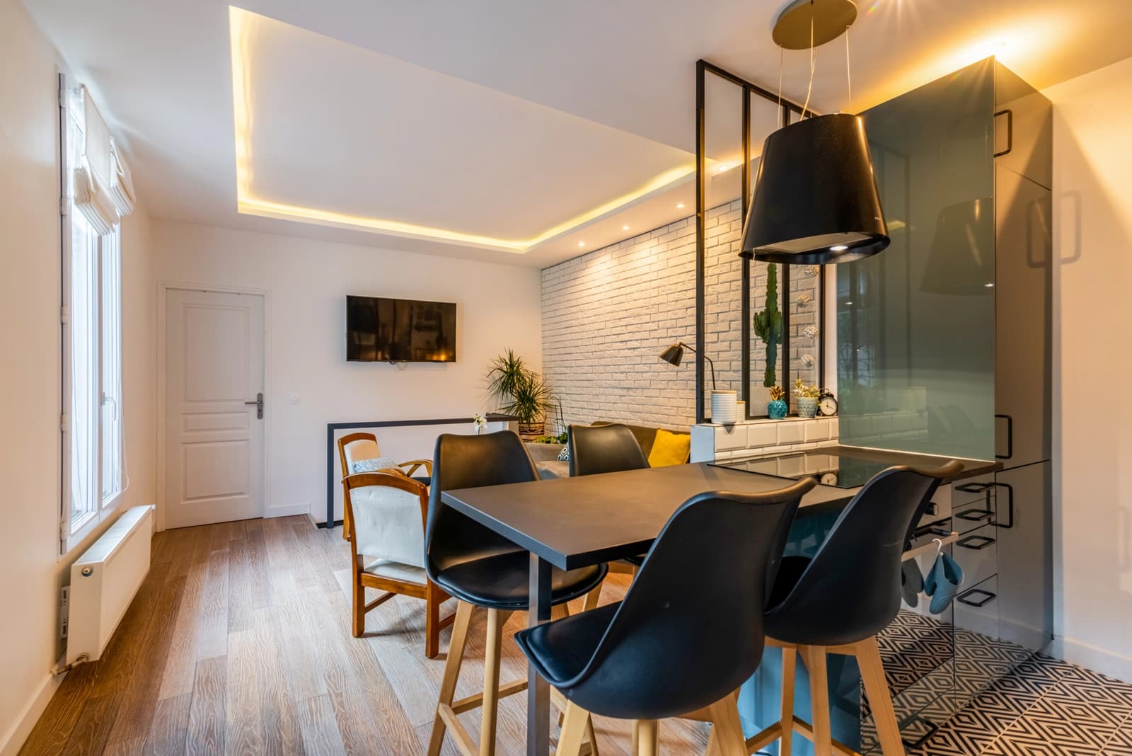 Meeting room in House with garden and pergola - 1