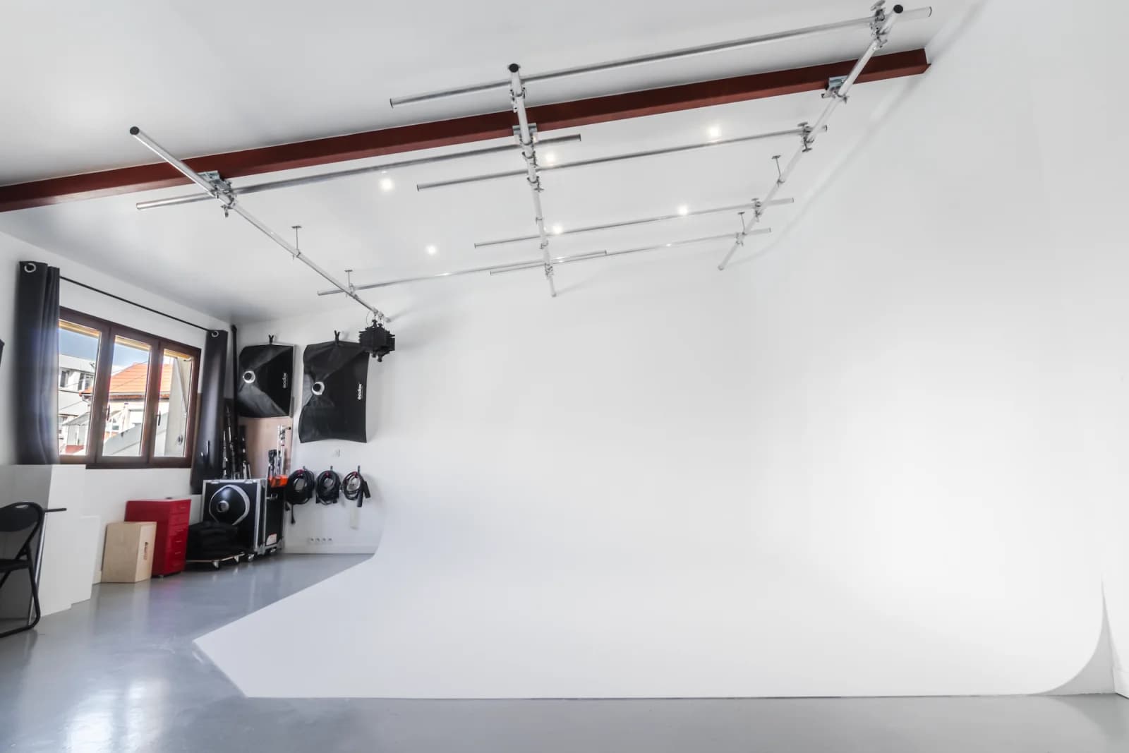 Espace Magnifique studio photo avec son cyclorama blanc - 3