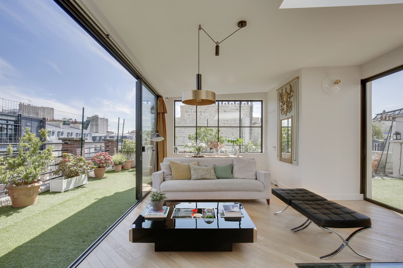 Salon dans Étage sommital de charme avec vaste terrasse (60m²) - 1