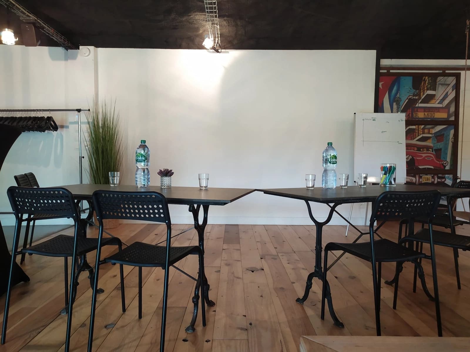 Salle de réunion dans L'atelier et sa décoration authentique pleine de charme - 1