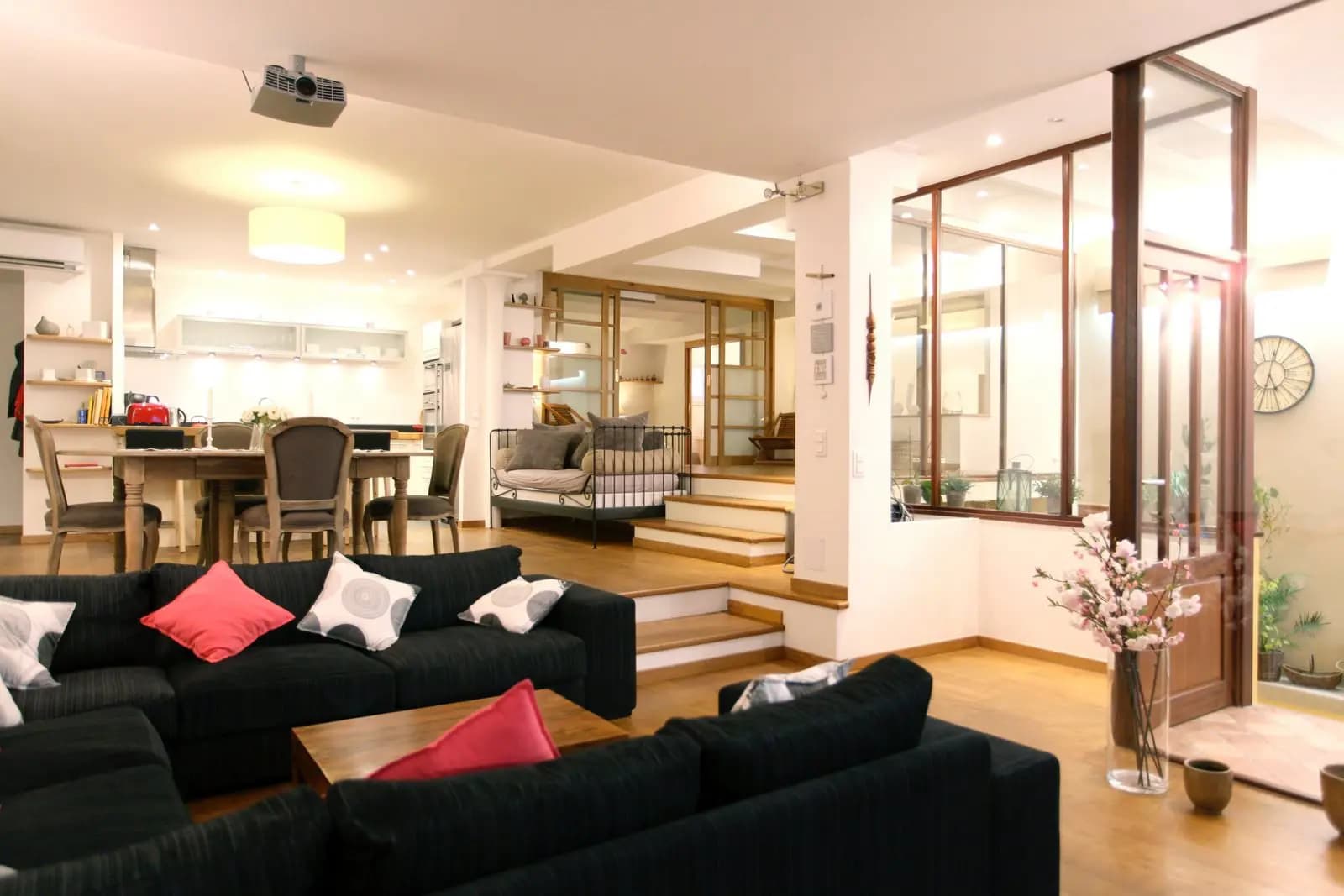 Salon dans Le loft cannois de Gilles, une adresse d'exception - 0