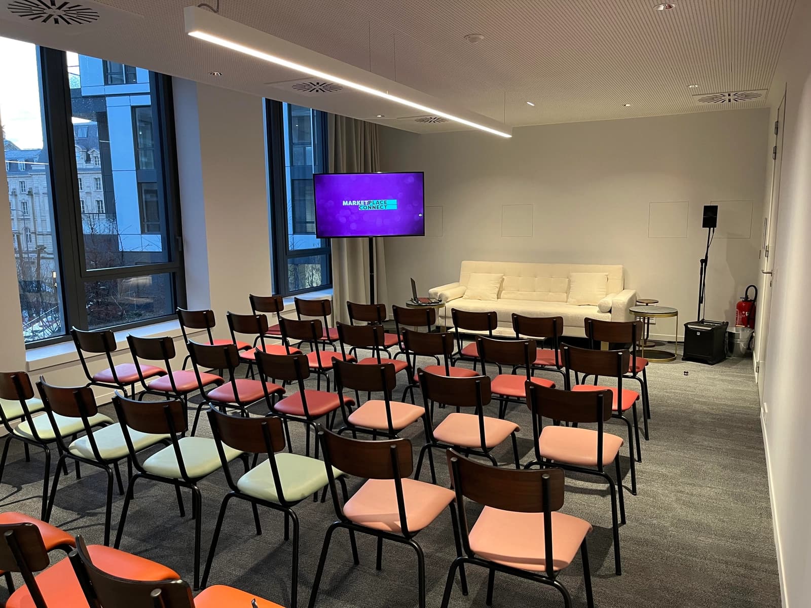 Salle de réunion dans À vous les studios: espace de création audiovisuelle - 1