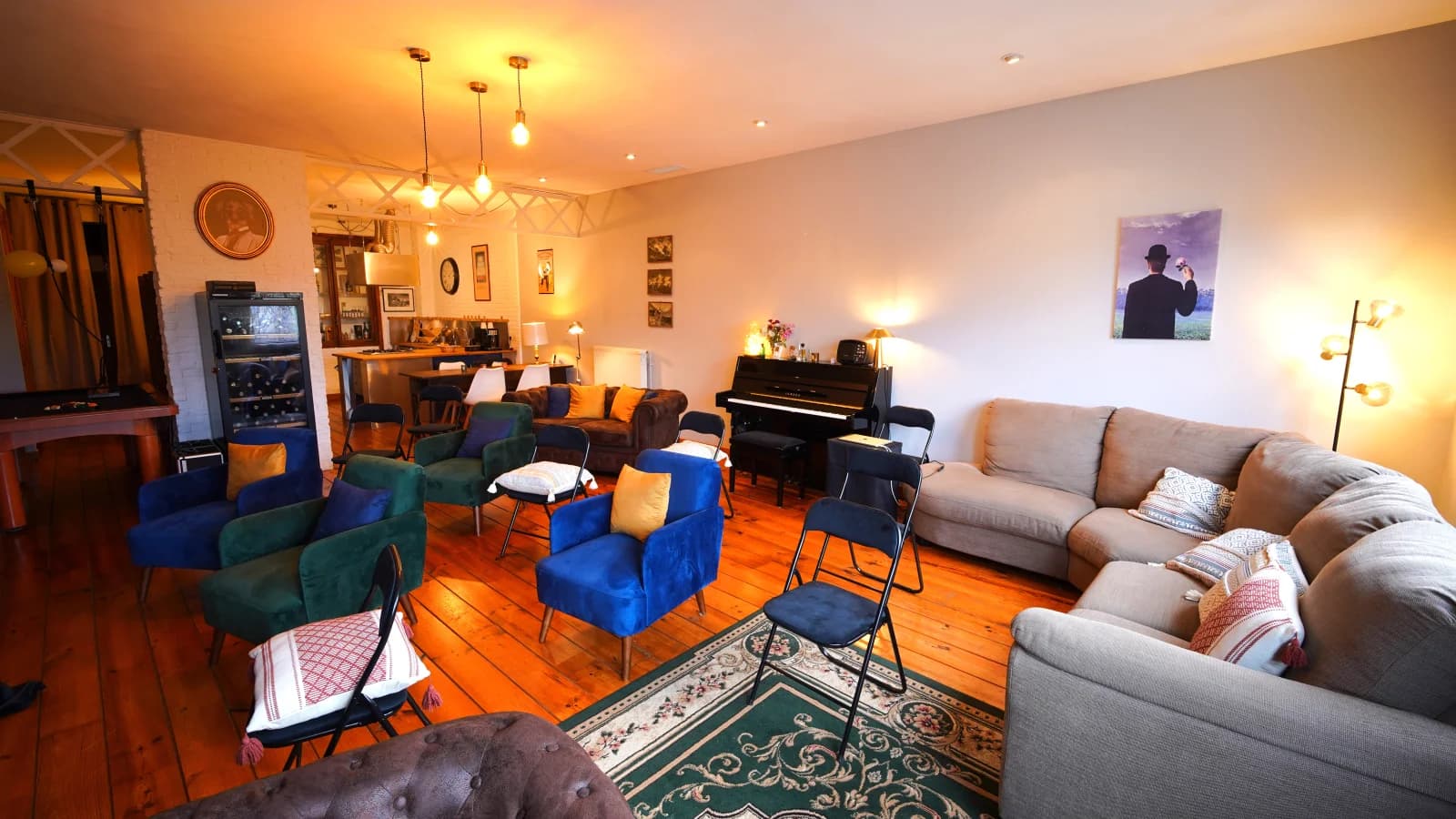 Espace     Vivez l'originalité : Appartement chaleureux dont espace scénique équipé de 15 m² - 1