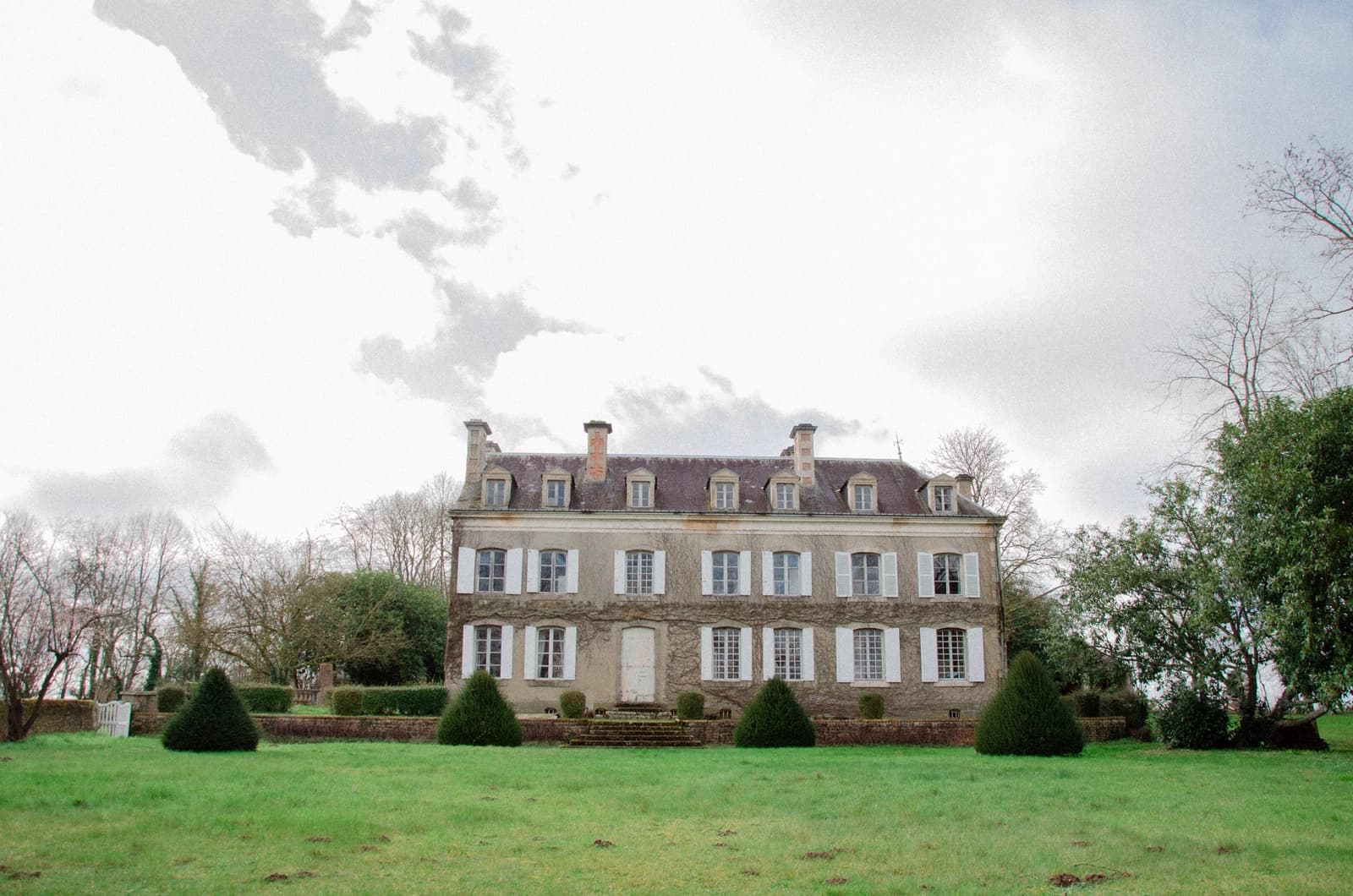 Space 18th-century manor house in its original state - 3