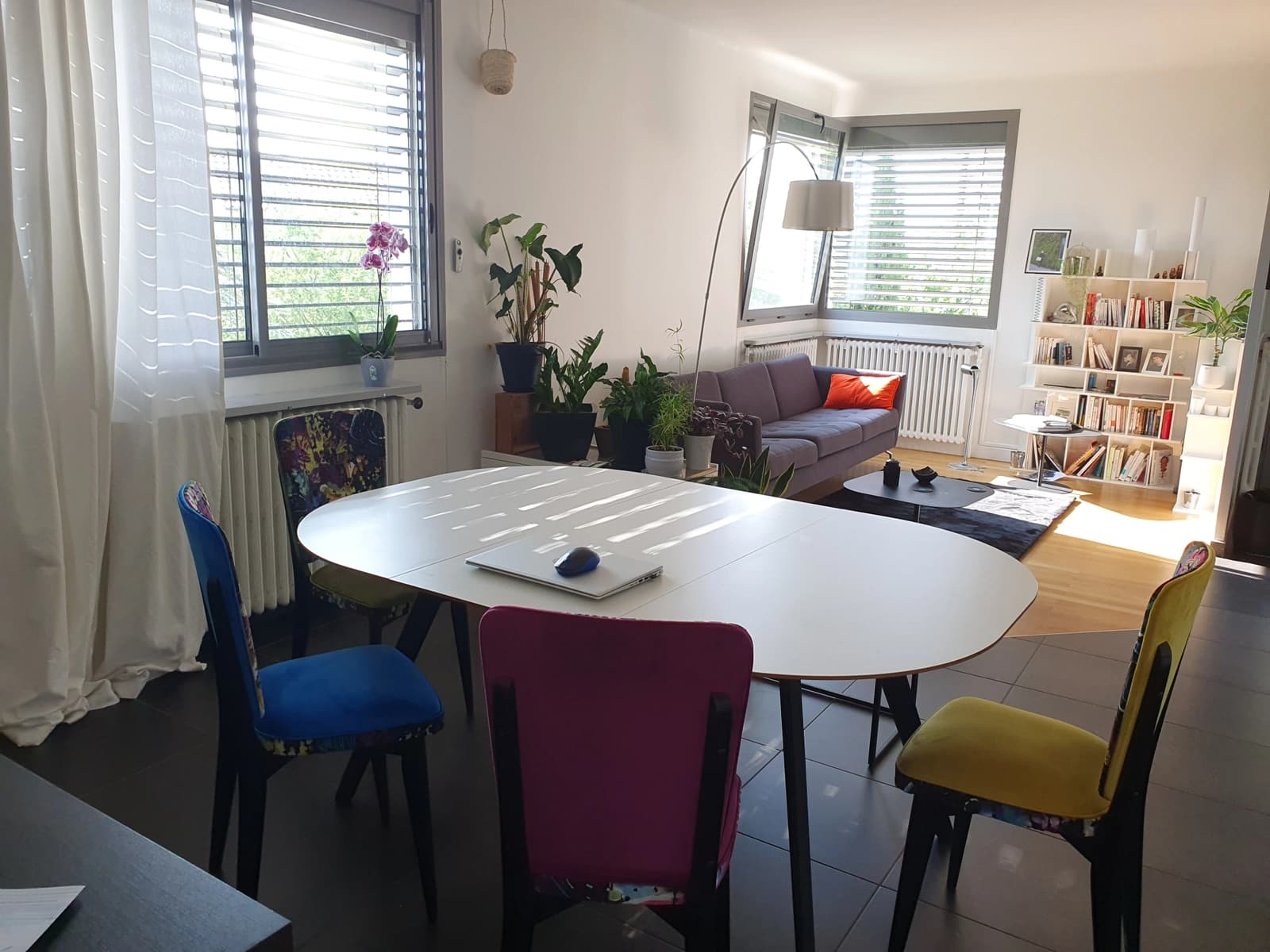 Meeting room in House with veranda and large garden - 0