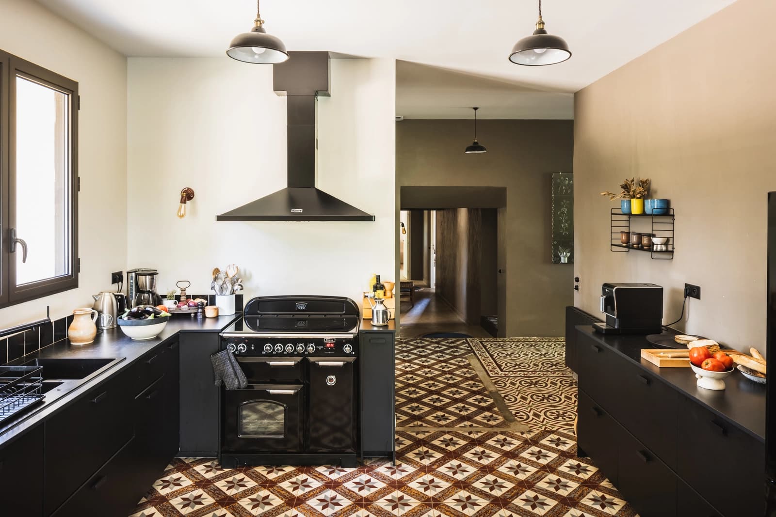 Space Warm, contemporary Provencal farmhouse - 1