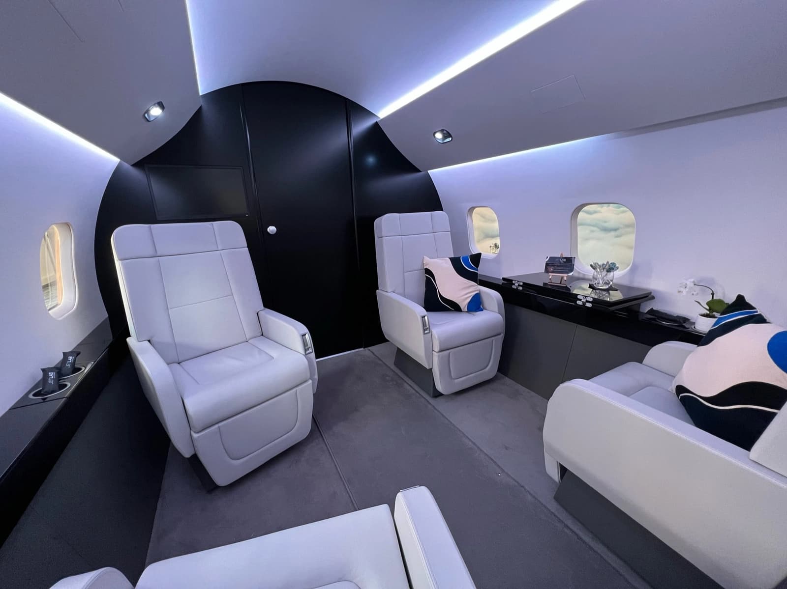 Living room in Interior of Jet Privé - 1