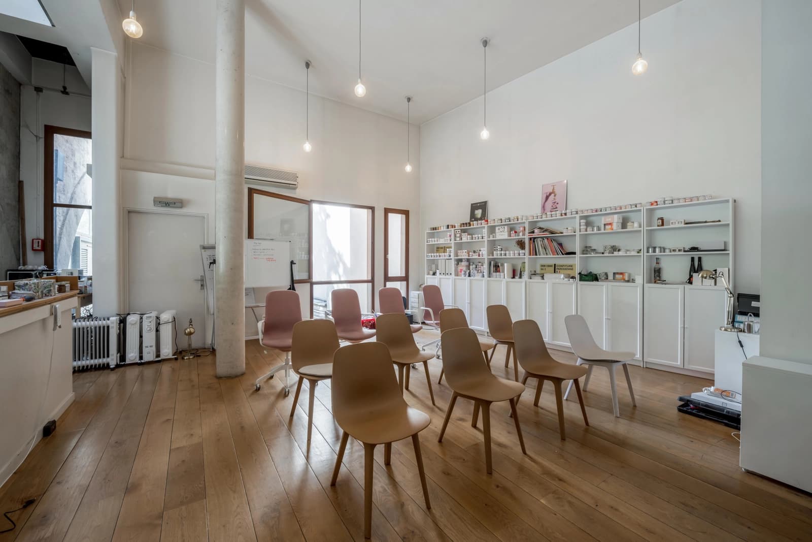 Meeting room in Bright, atypical workspace - 1