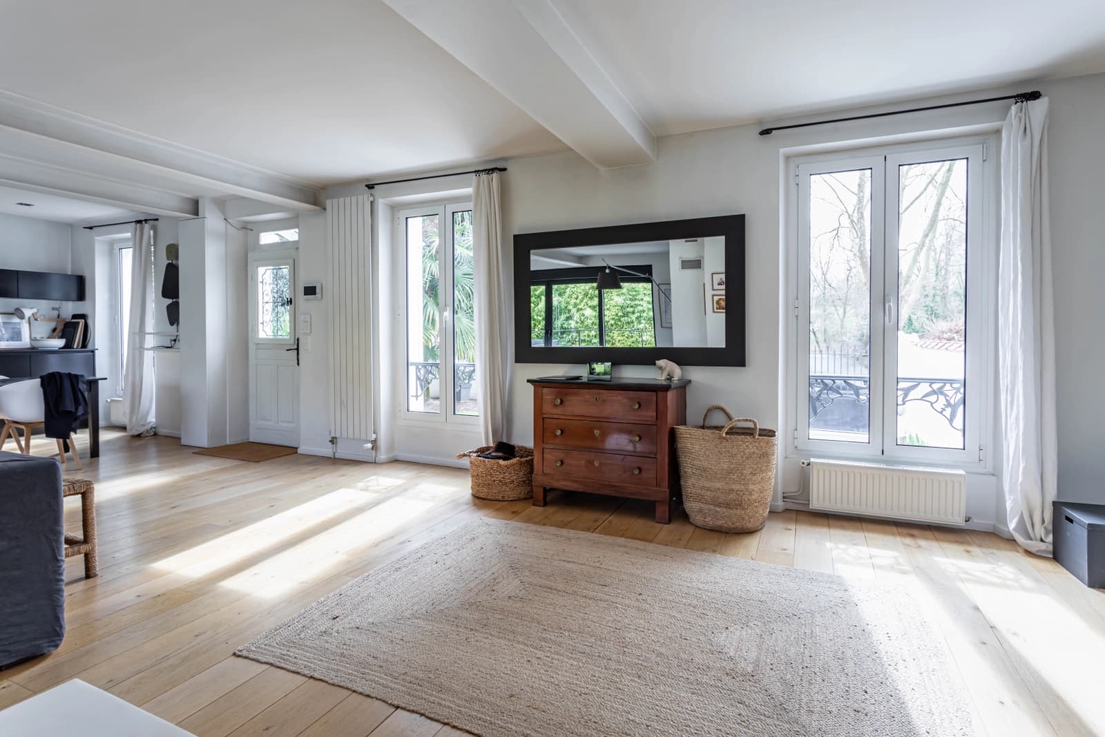 Living room in House on the banks of the Marne - 1