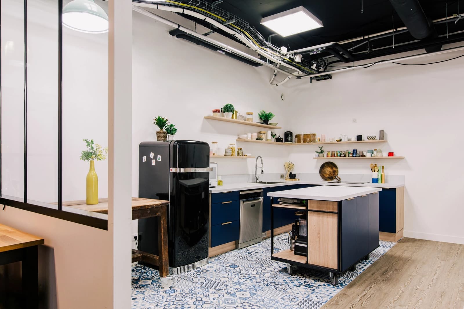 Espace Cuisine moderne et entièrement équipée à disposition - 2