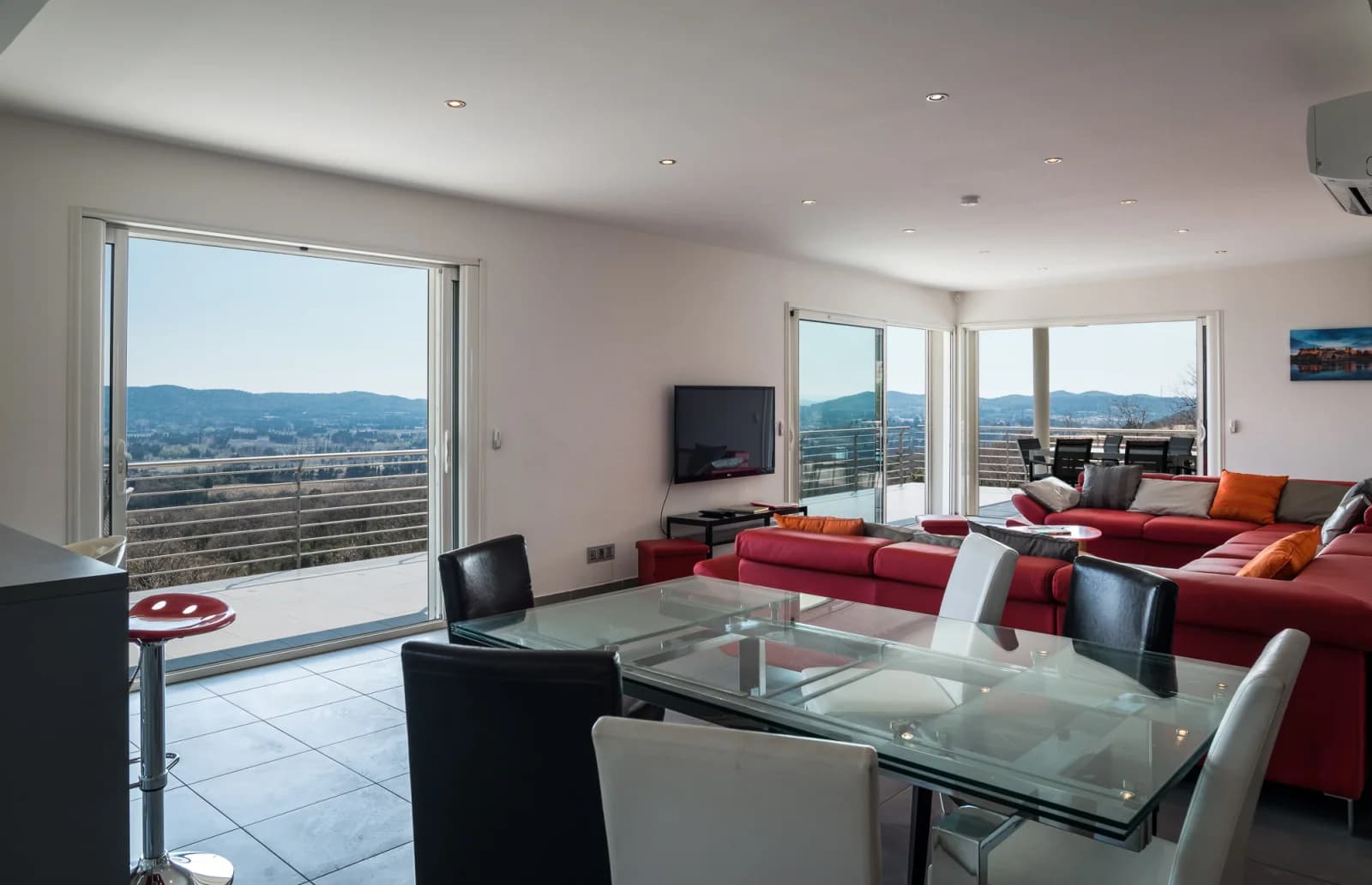Salon dans Villa moderne avec vue époustouflante et piscine - 1