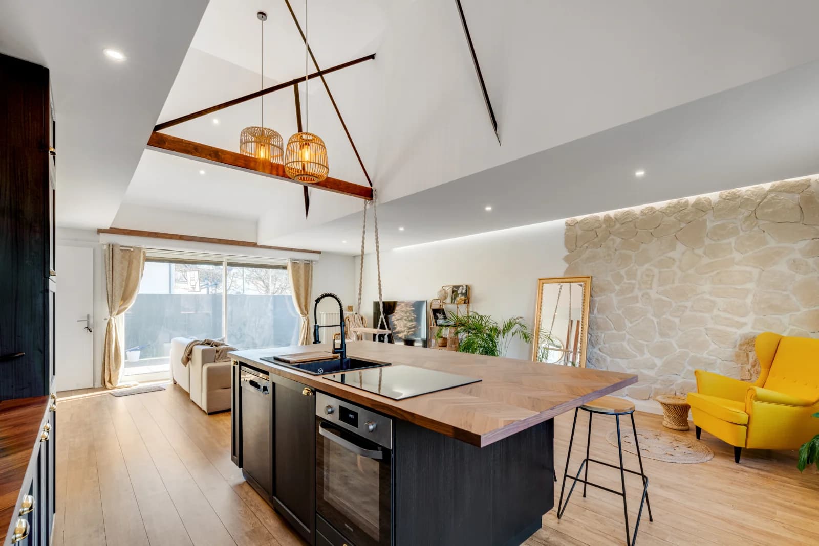 Kitchen in Chic, atypical space - 1