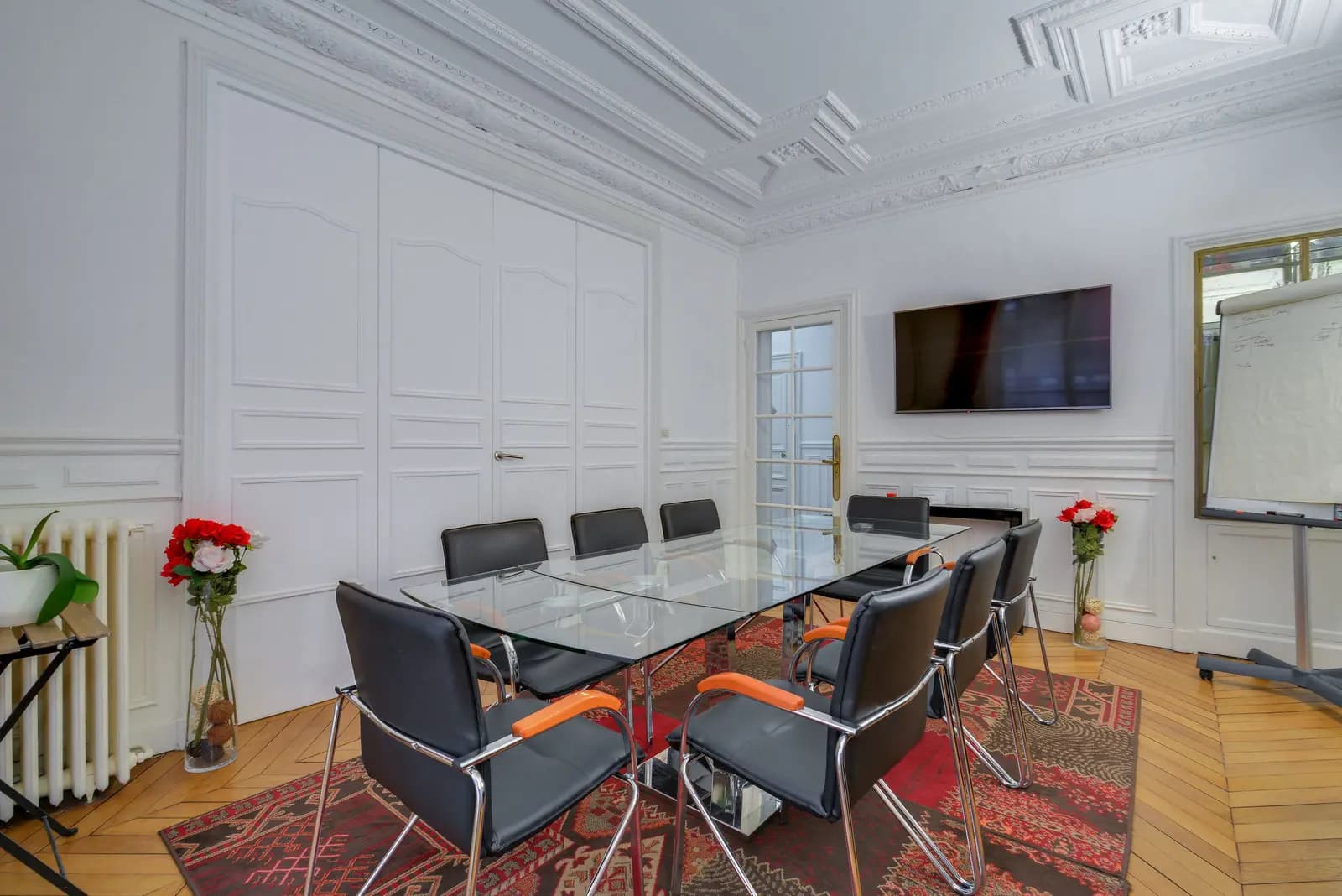 Salle de réunion dans Élégant appartement Haussmannien au cachet préservé - 1