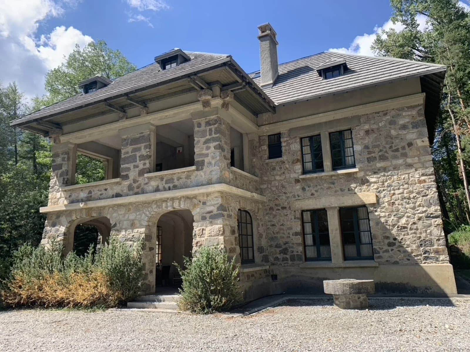Salle de réunion dans Chalet en pierre (900m²) construit en 1926, cachet unique - 0