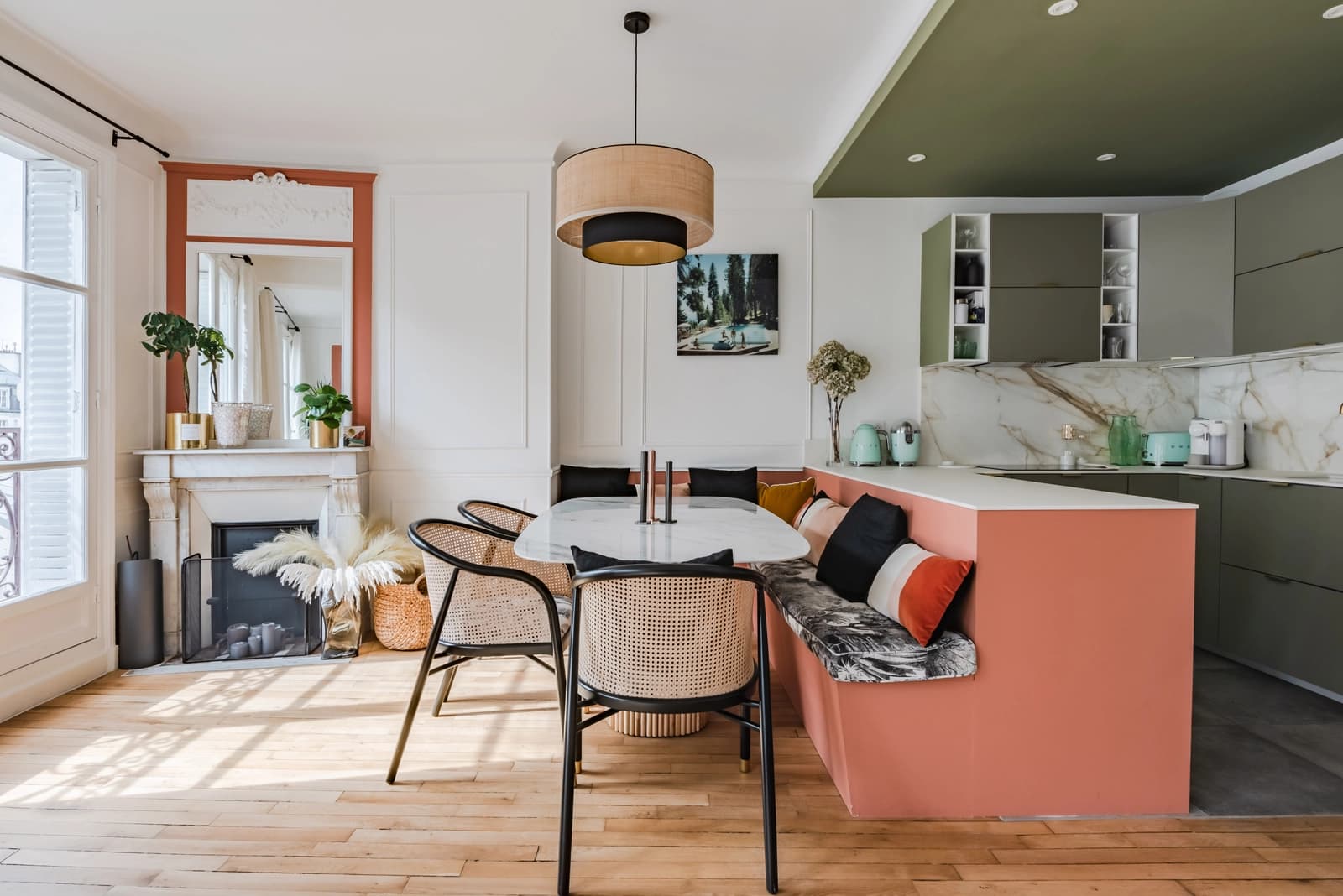 Salle de réunion dans Un amour d'appartement au coeur de Neuilly - 1