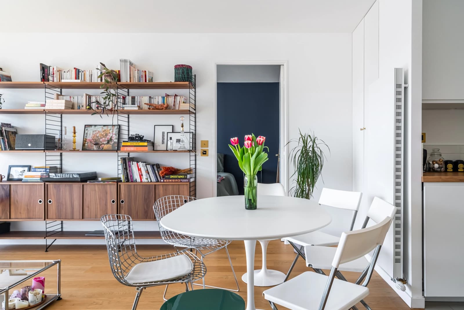 Salle de réunion dans Appartement moderne avec terrasse et vue Sacré-Coeur - 1