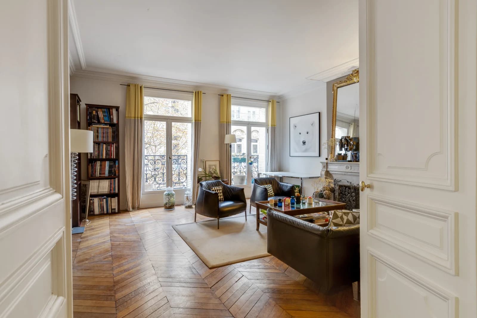 Salon dans Superbe appartement Haussmannien au coeur du 7ème - 1