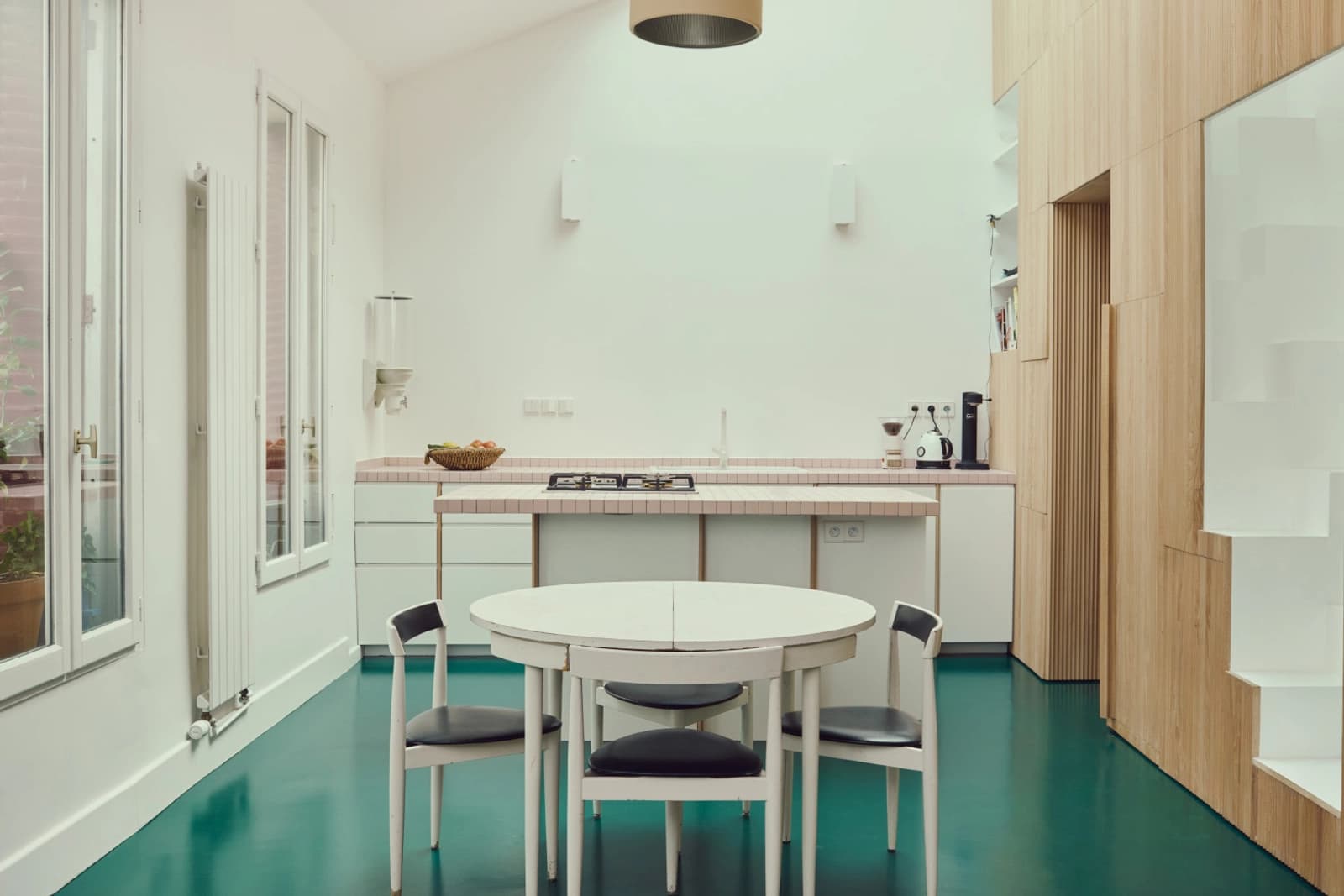 Space Bright apartment with skylight and high ceilings - 0