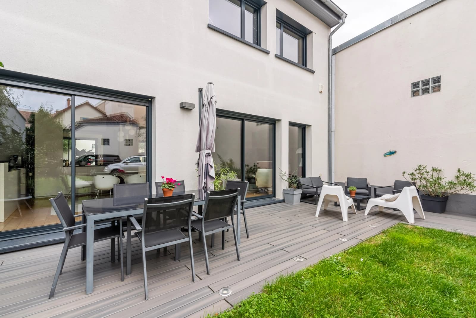 Space Bright, modern house with garden - 4