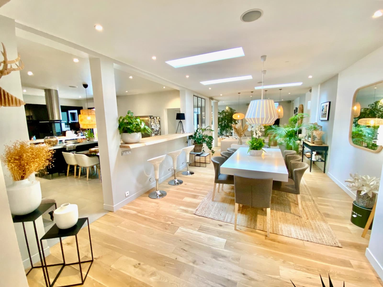 Salle de réunion dans Grande maison contemporaine, piscine et toit-terrasse - 1