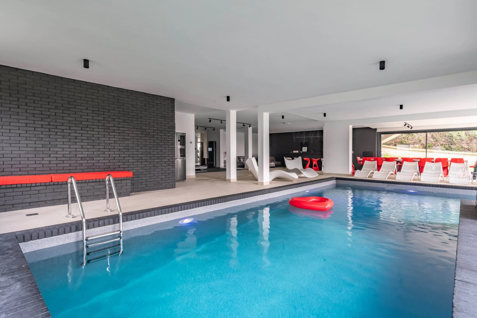 Espace Superbe piscine couverte et chauffée, espace privatif - 1