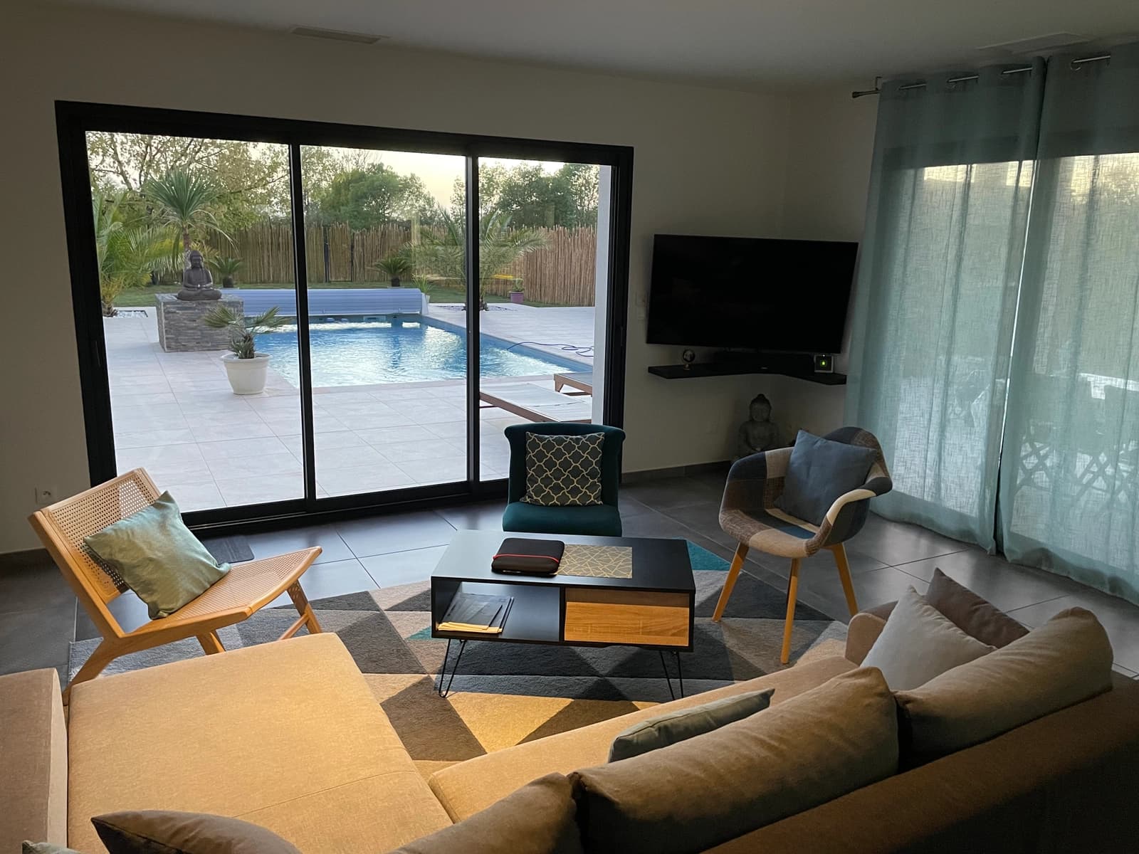 Space Contemporary villa with pool near Bordeaux - 3