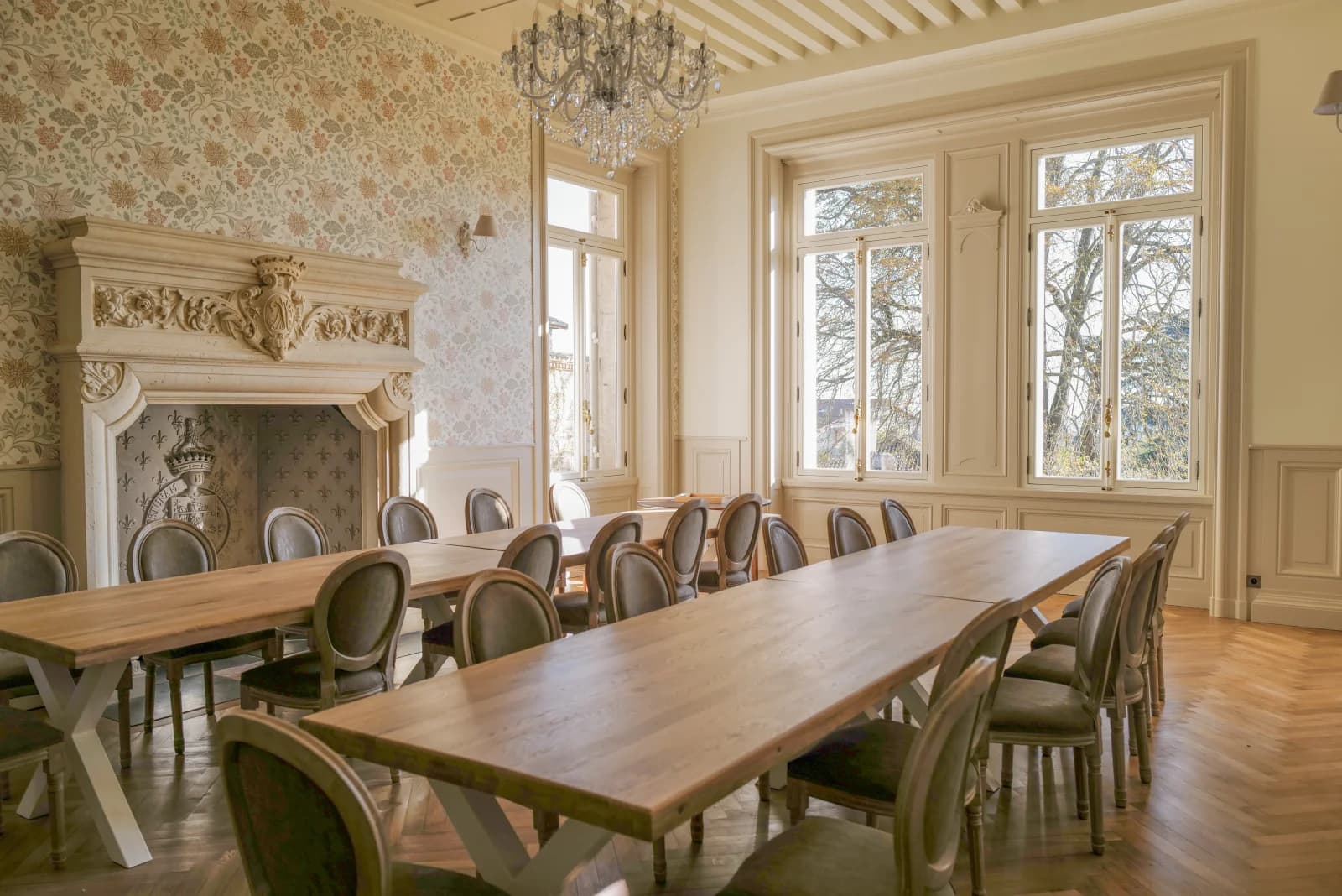 Space Fully renovated château for rent in the Beaujolais region - 1