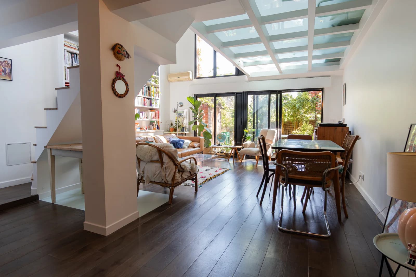 Space Duplex loft with tree-lined garden - 0
