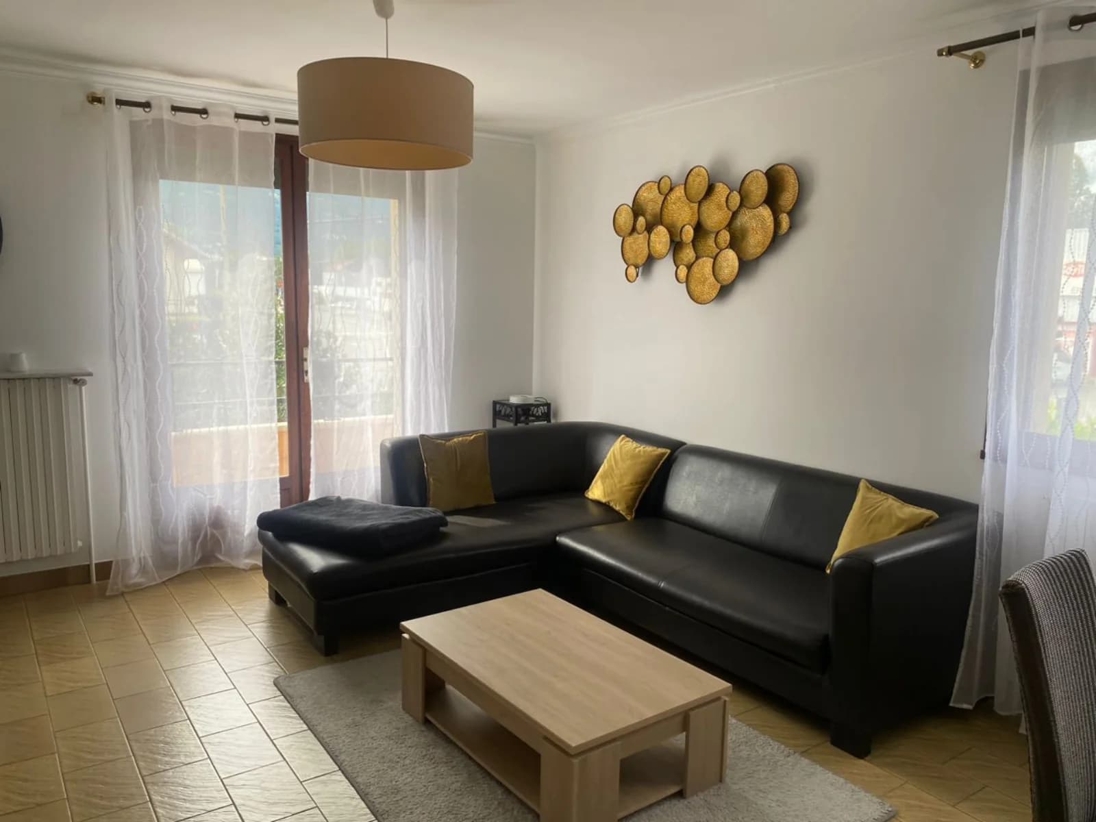 Espace 94m² lumineux avec parking privé - 1