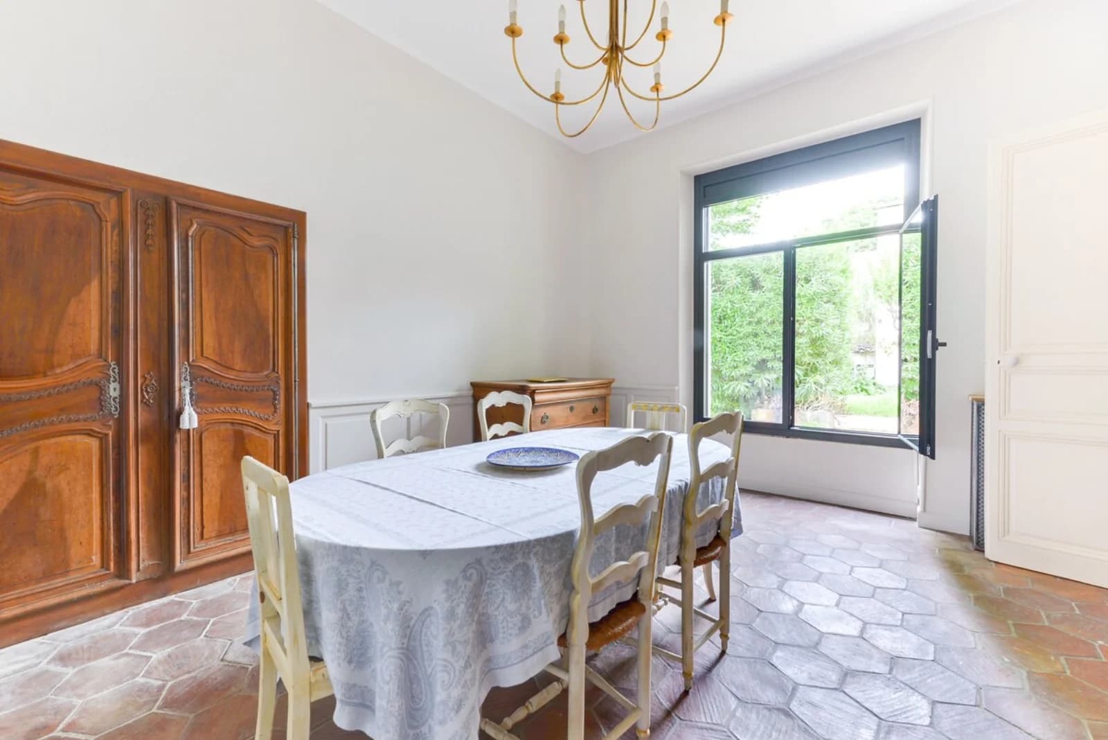 Salle de réunion dans Magnifique villa avec sa piscine privée et ensoleillée - 1