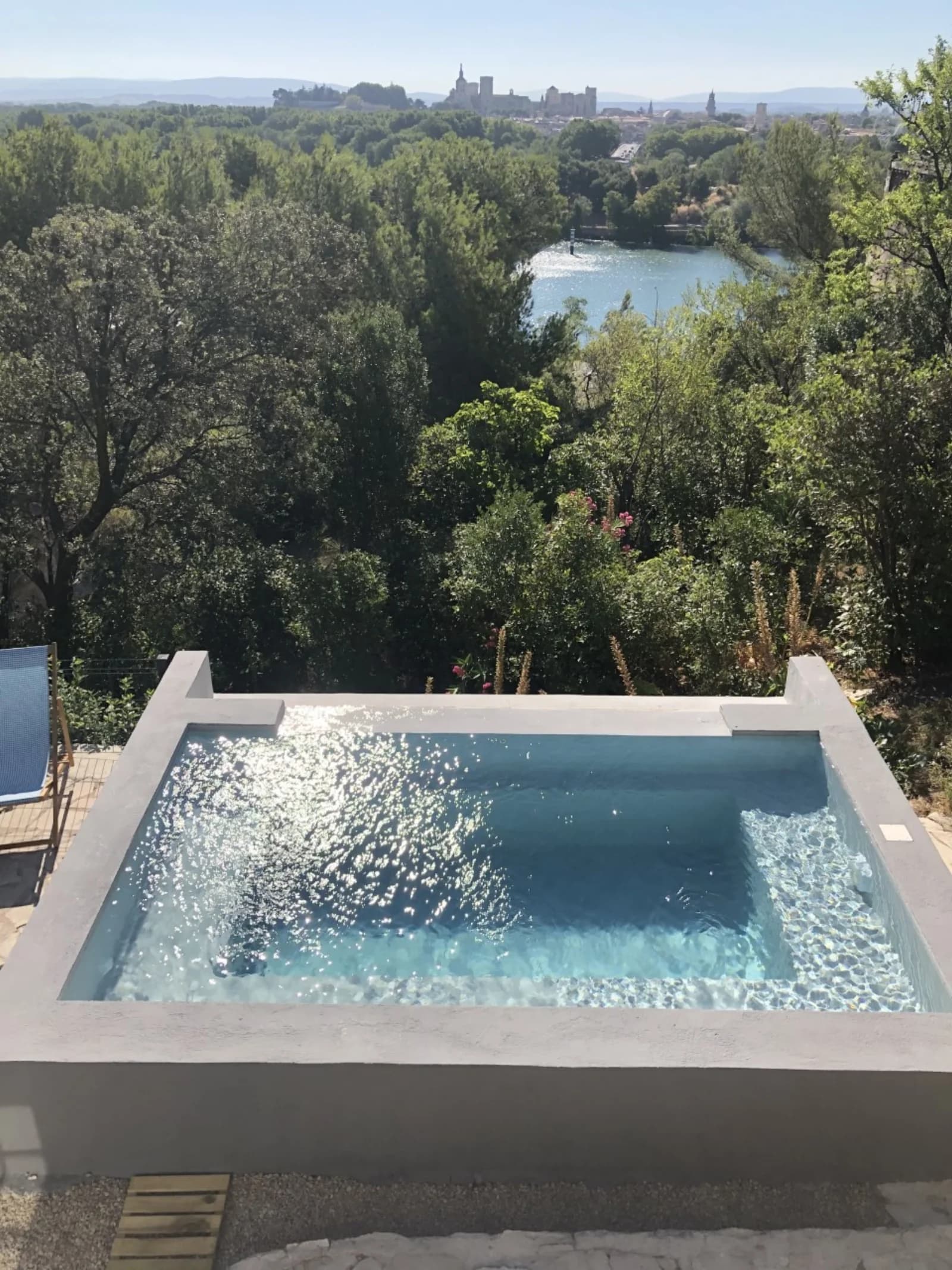 Salle de bain dans Demeure atypique avec piscine, un lieu hors du commun - 1