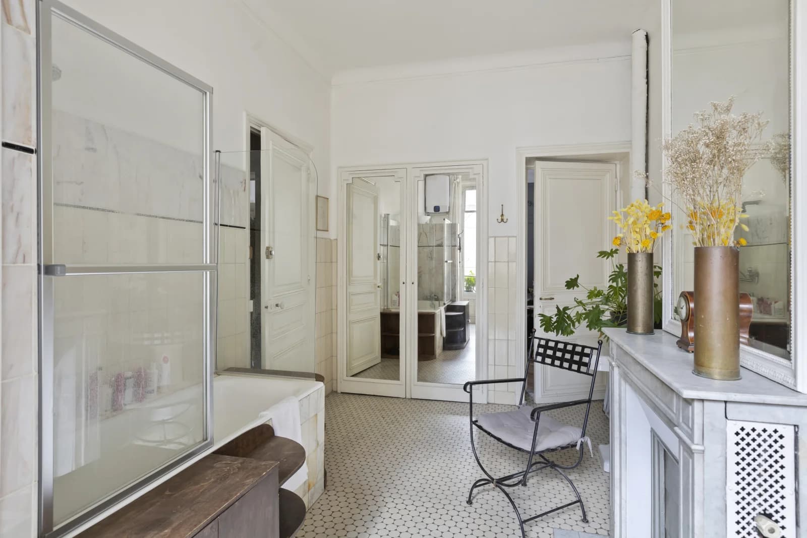 Salle de bain dans Appartement de luxe offrant une vue sur le Sacré Coeur - 1