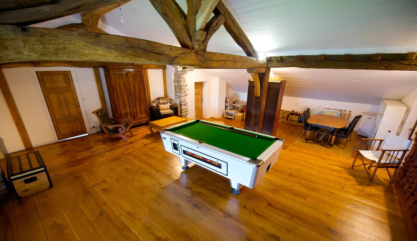 Salle de réunion dans Ferme rénovée: authenticité, lumière et grands espaces - 1