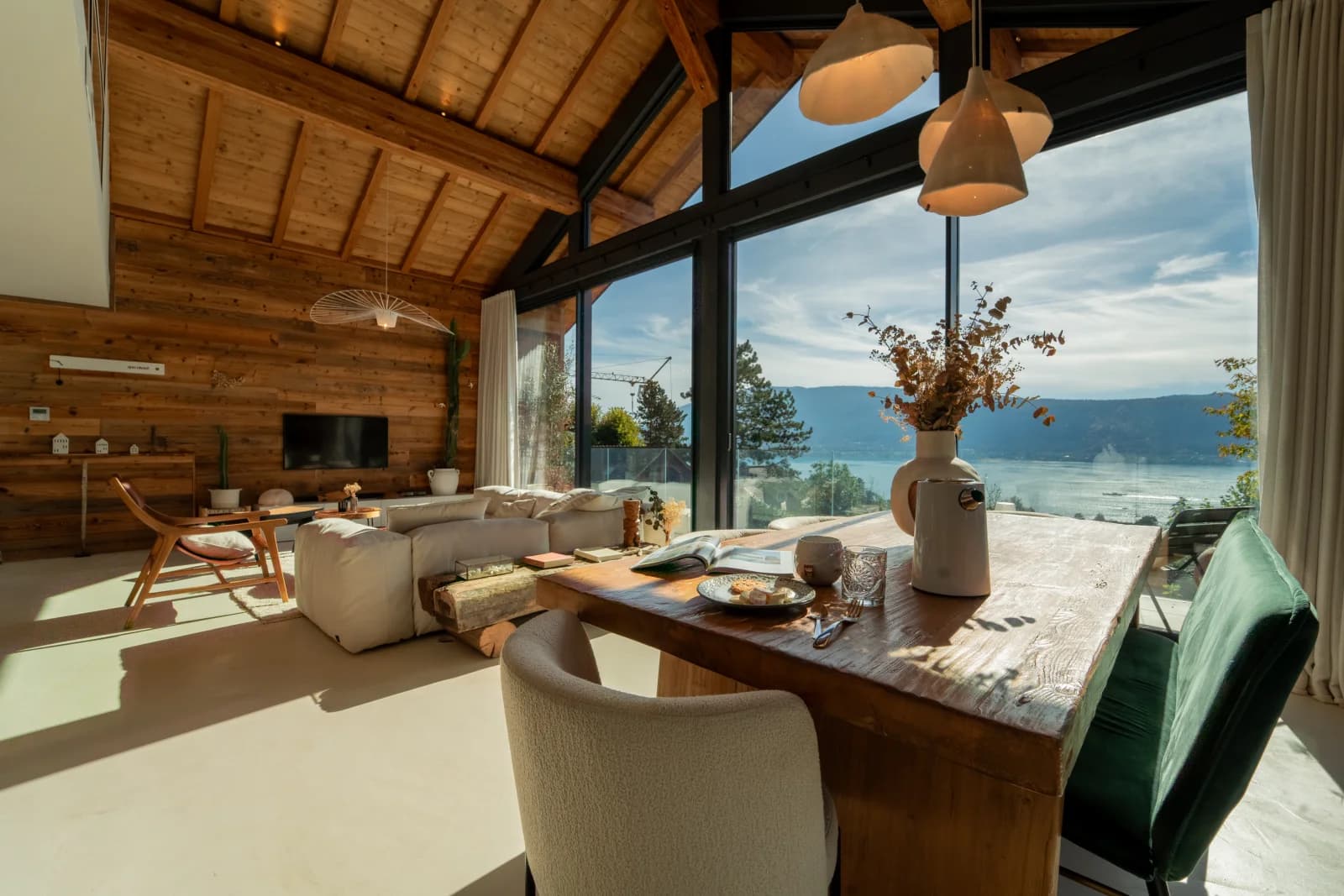 Espace Chalet moderne au bord du lac - 0