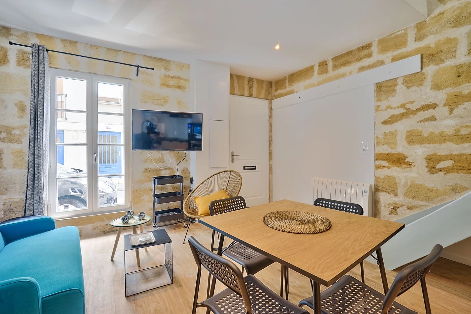 Salle de réunion dans Petite demeure au charme rustique de la pierre et du bois - 1