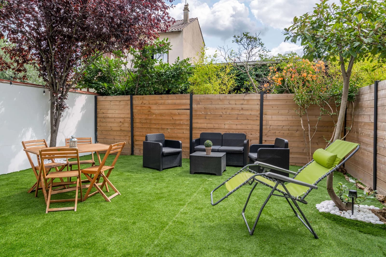 Salle de réunion dans Maison lumineuse, jardin et salons avec cheminées - 1