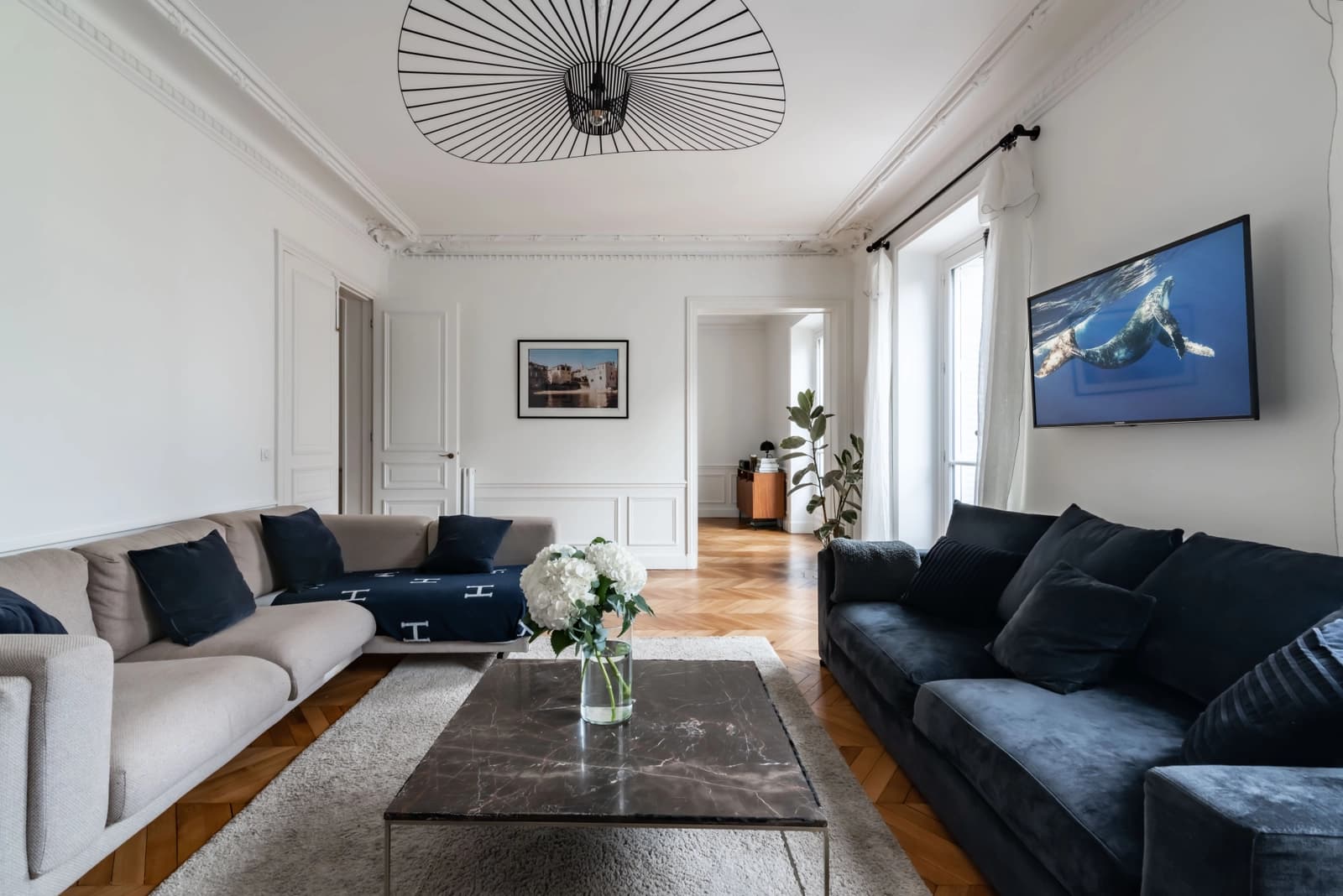 Living room in Apartment PALAIS GALIERA - Eiffel Tower view - 1