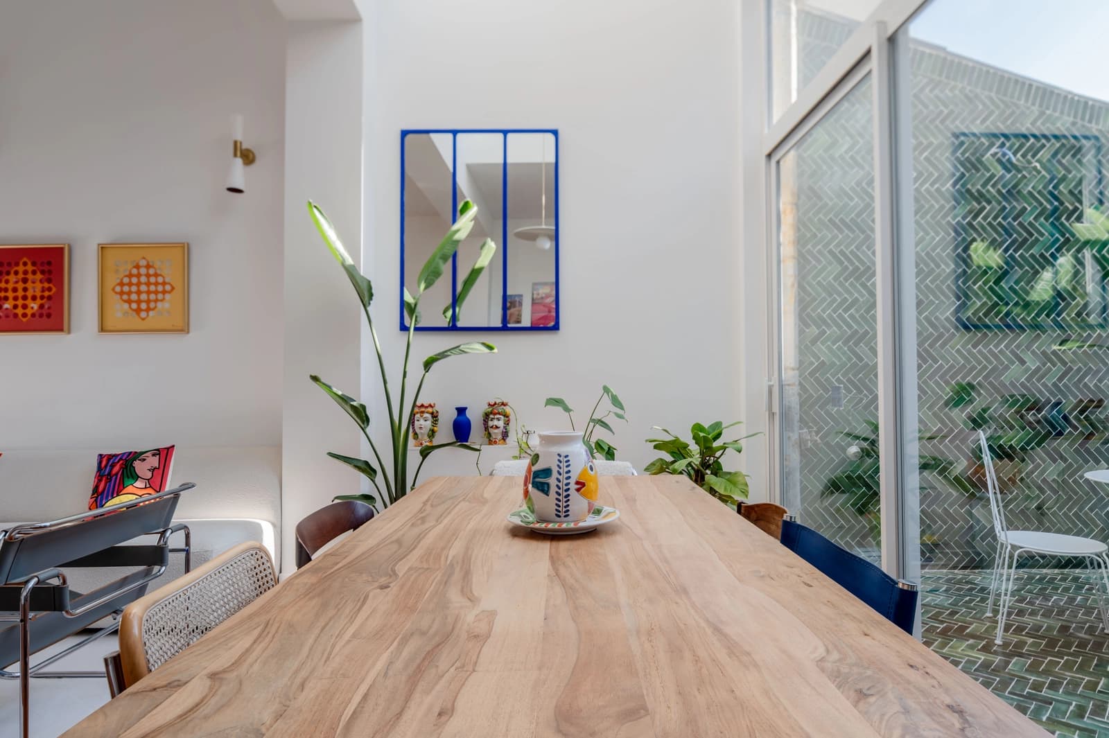Space Architect-designed house with garden - 1