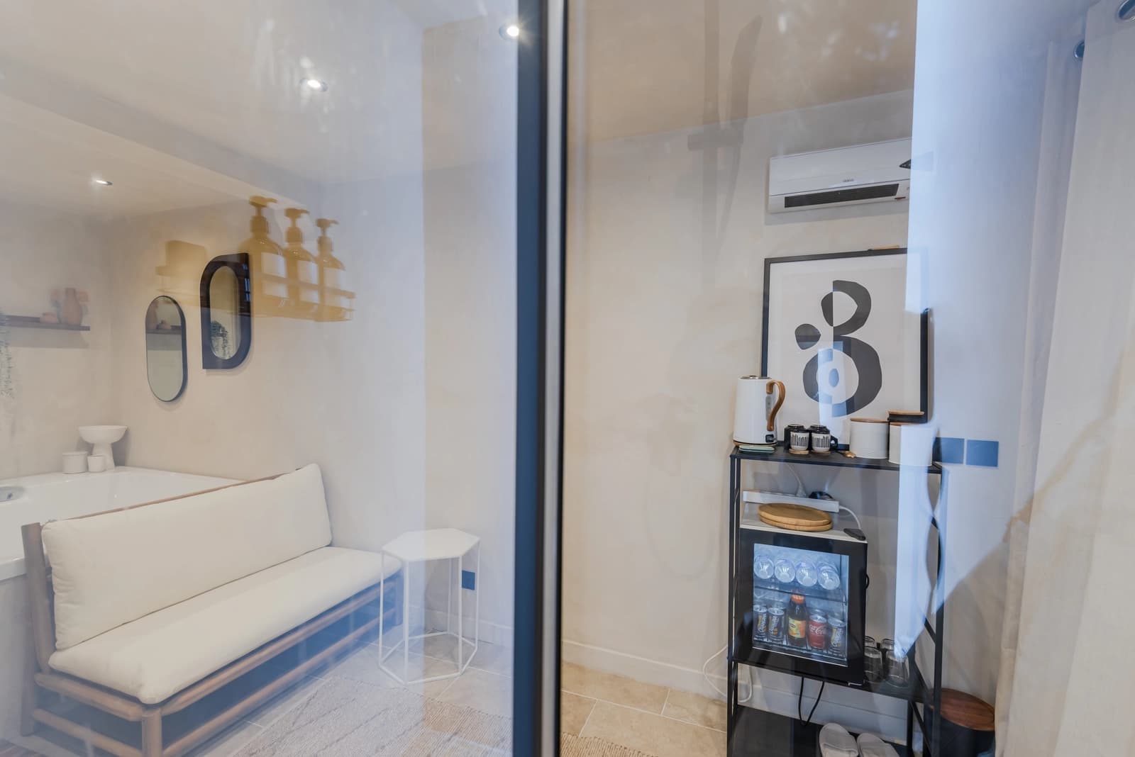Salon dans Espace spa privatif pour une détente absolue - 1