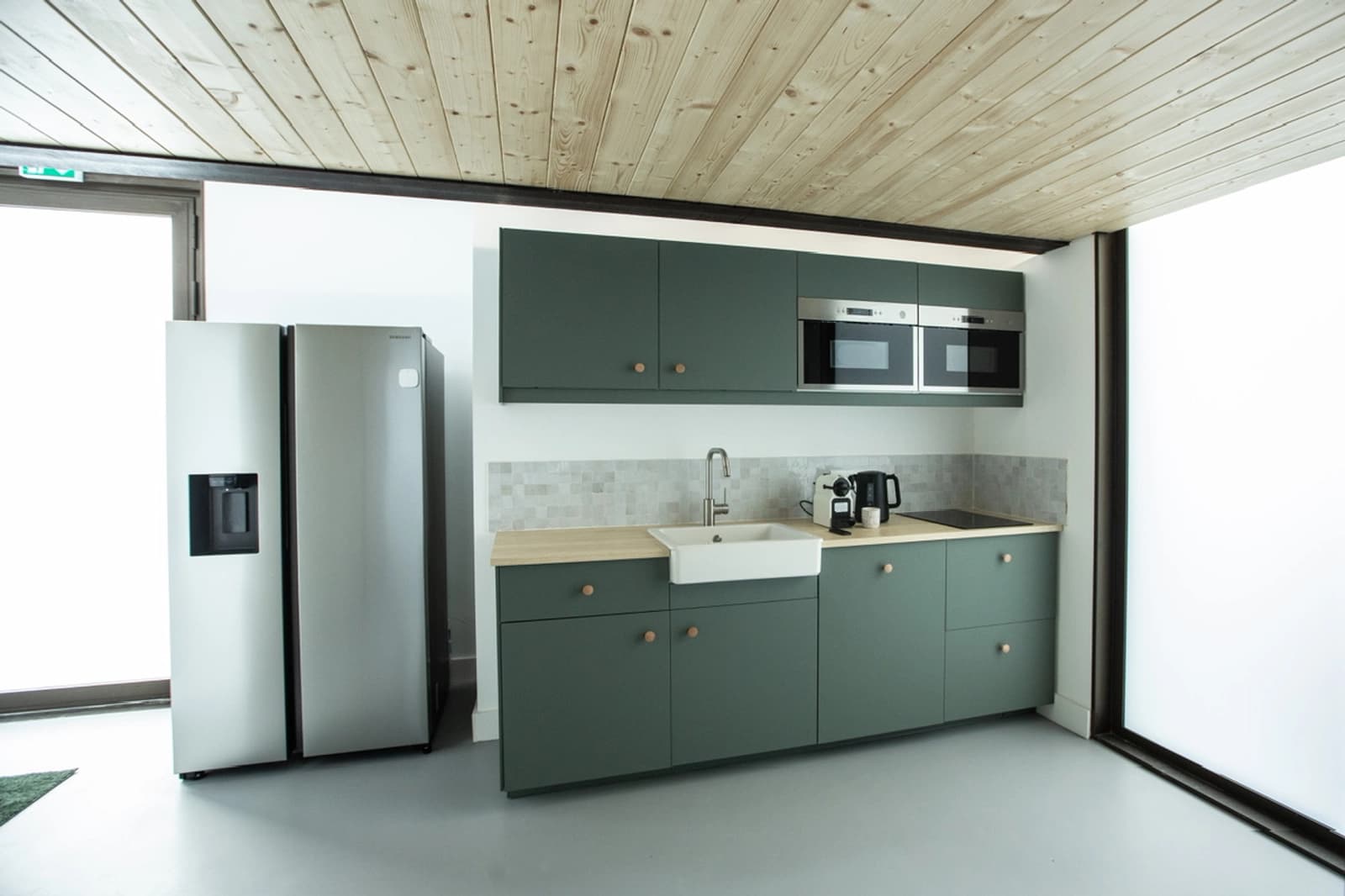Cuisine dans Espace loft au style industriel brut et authentique - 1