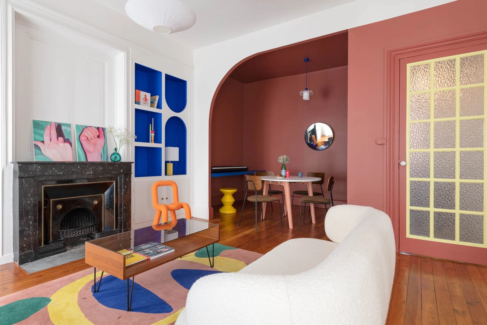Appartement d'architecte à la décoration colorée