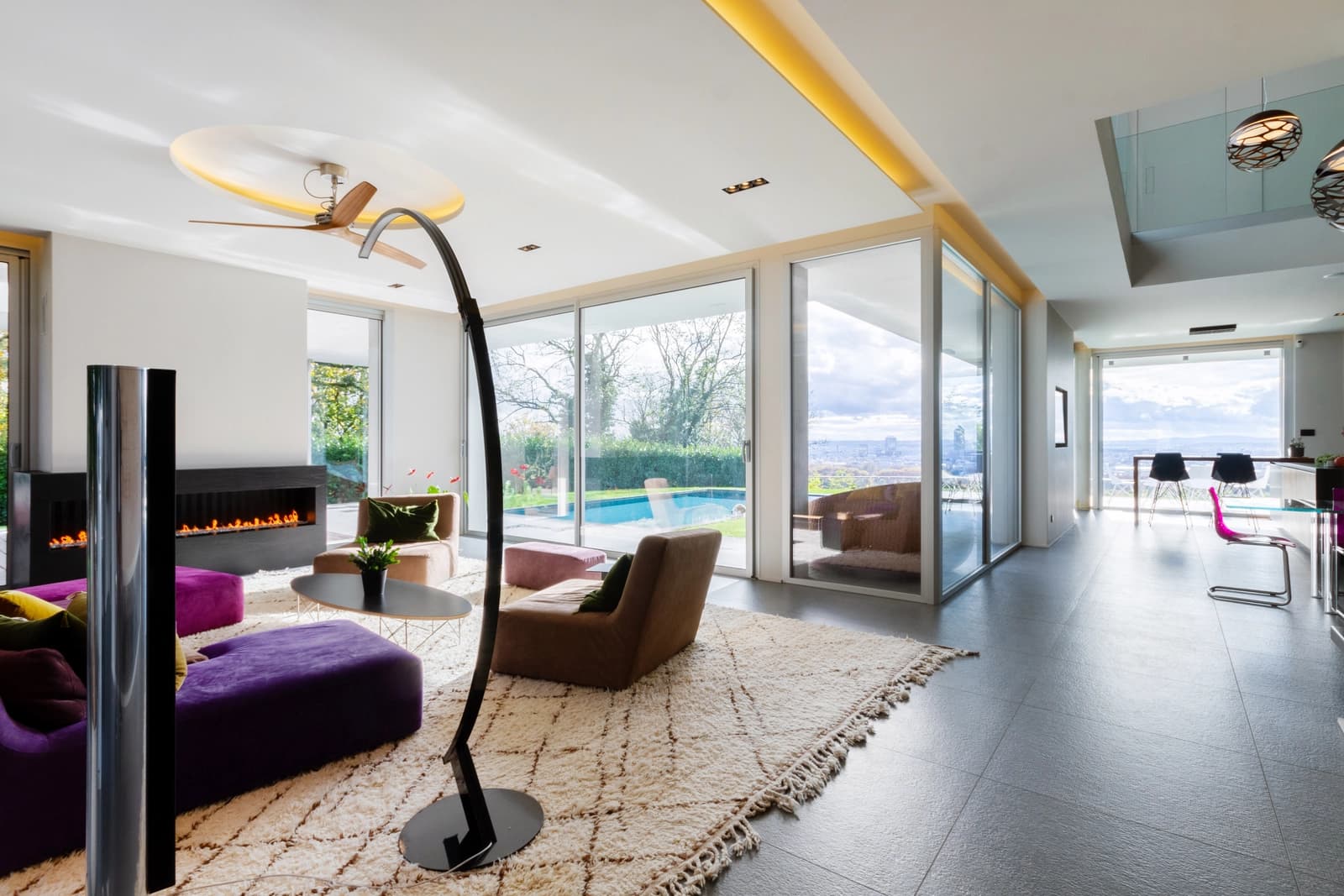 Salon dans Maison contemporaine avec vue unique sur Lyon - 1