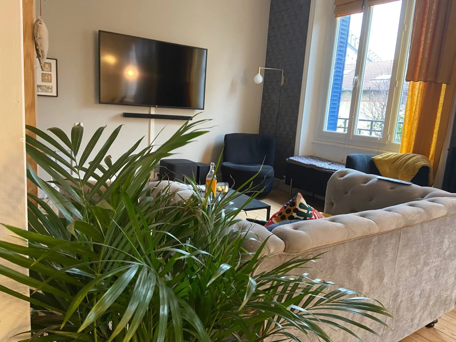 Living room in Reception area in the heart of Aurillac - 1