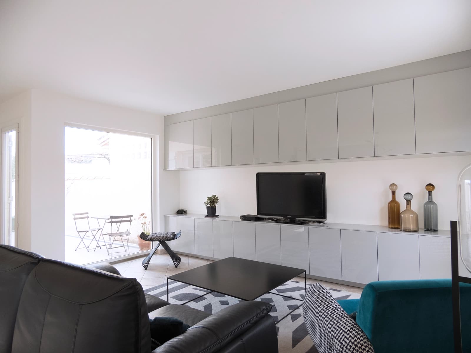 Salon dans Maison avec jardin verdoyant proche de l'aéroport - 1