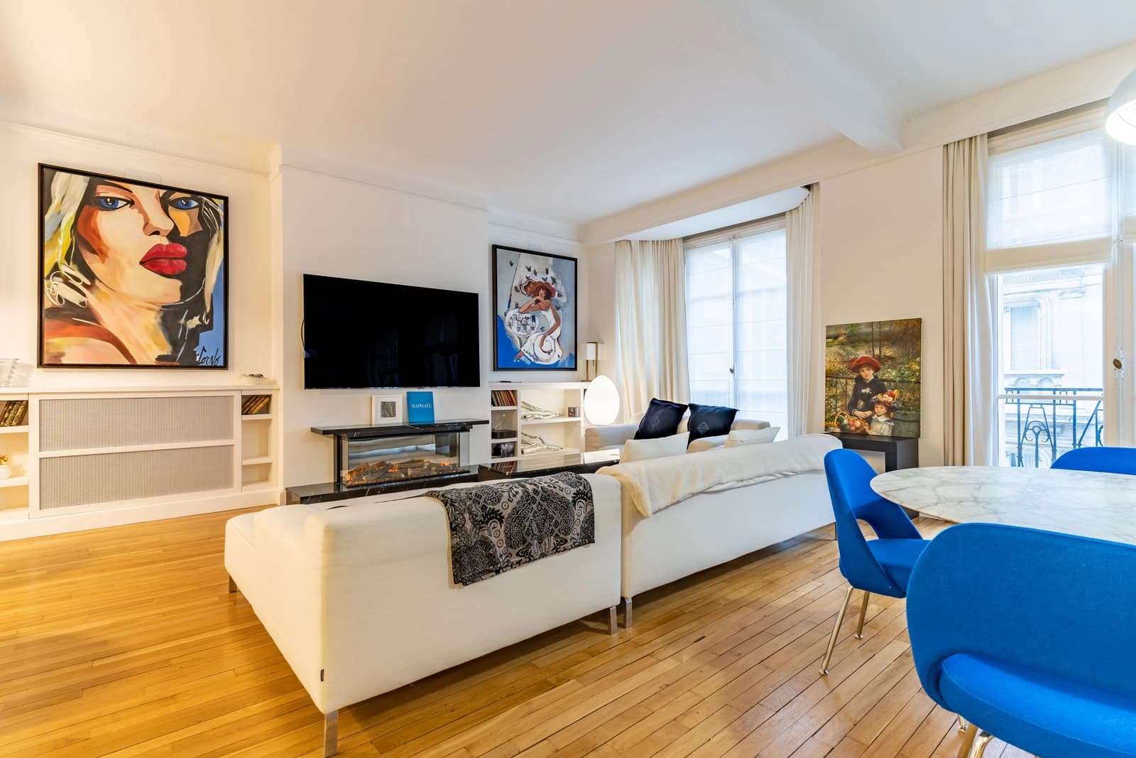 Living room in Luxury & contemporary apartment - 1