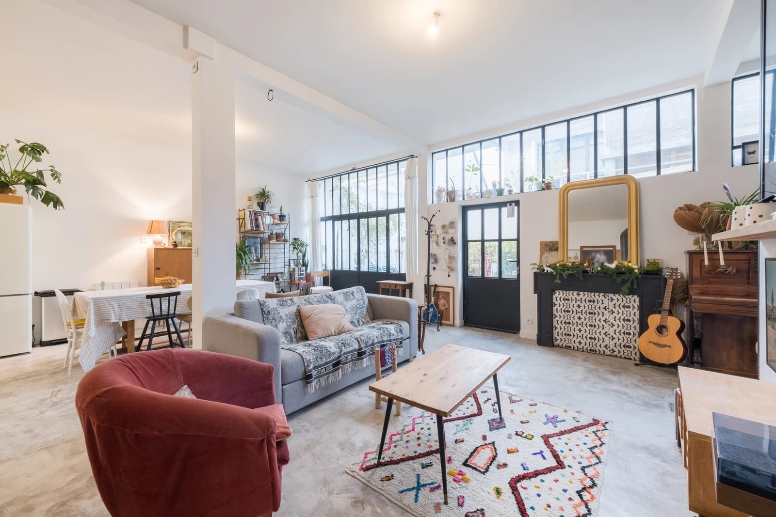 Living room in Loft with glass roof in Montreuil - 1