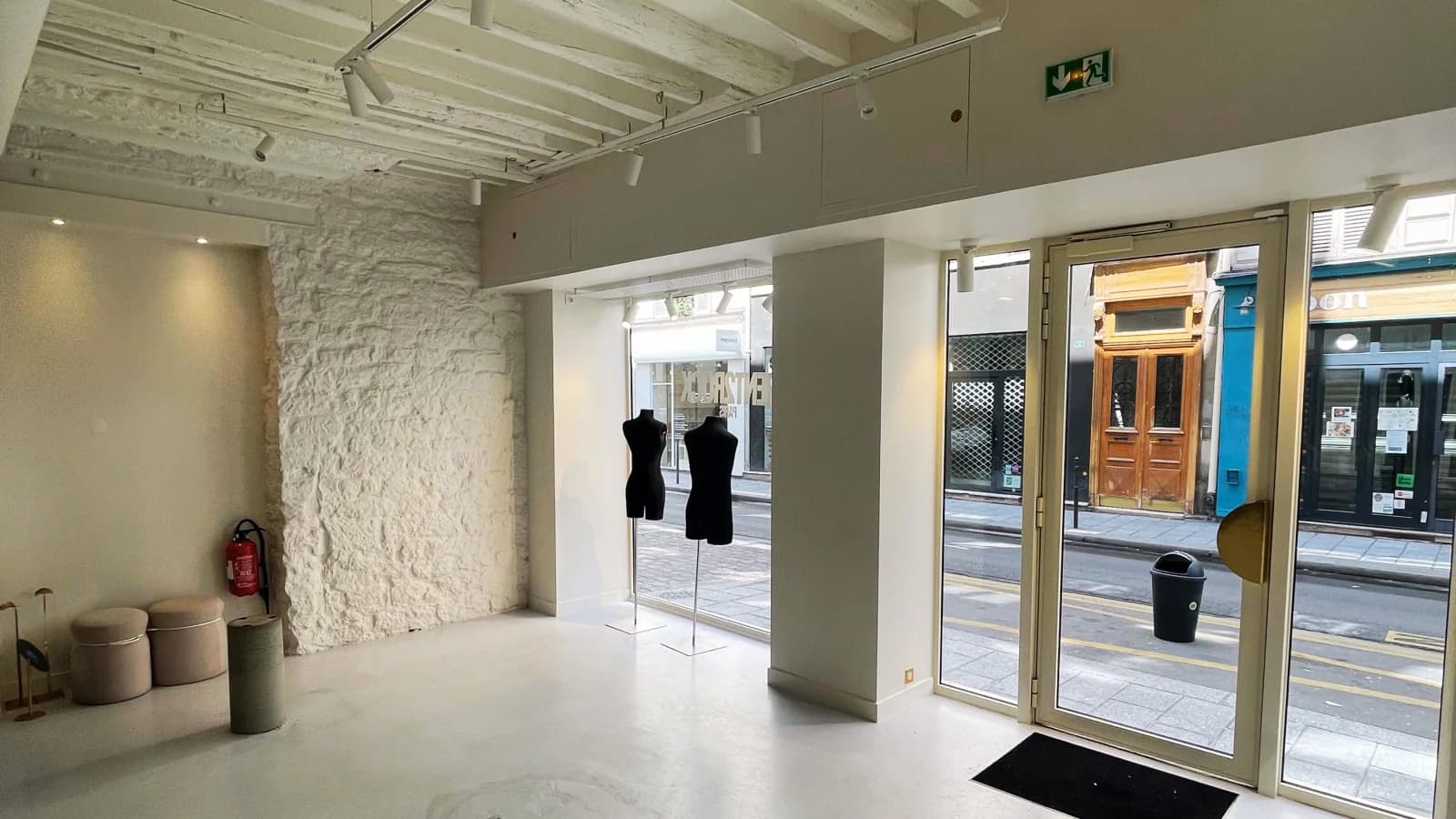 Space Charming Pop Up in the Marais - 1