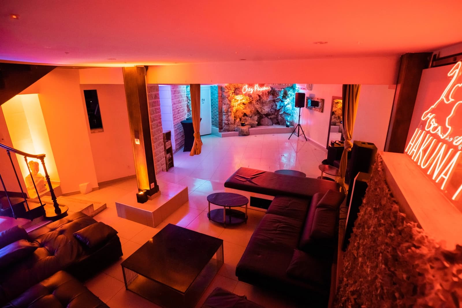 Espace Manoir alliant pièces d'époque et design contemporain - 0